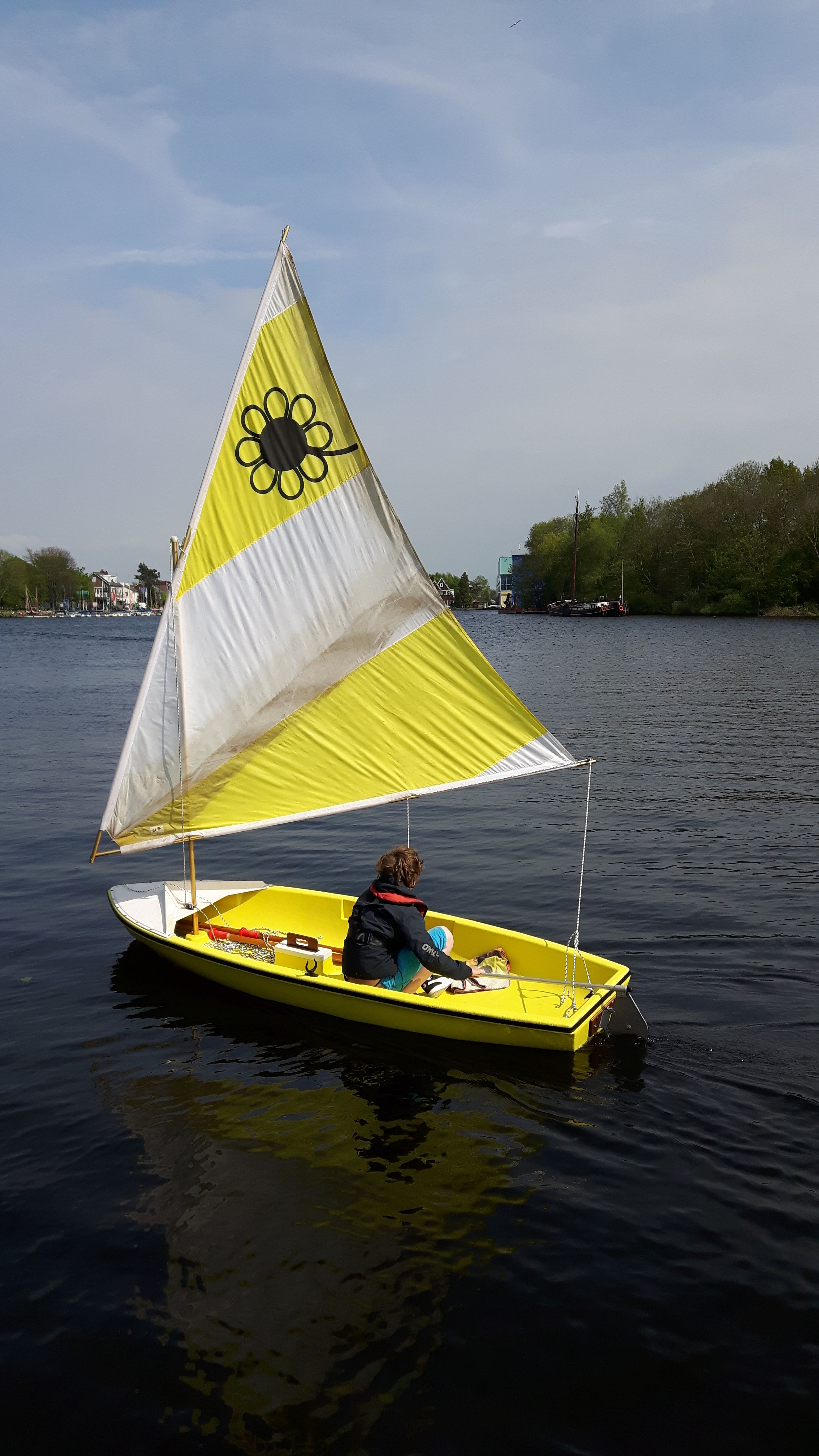 Open zeilboot Sunflower